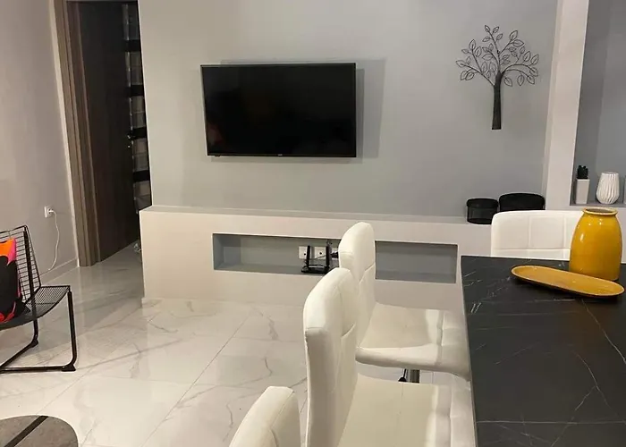 Modern House In Stratoni